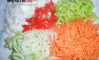 Тушеная горбуша с овощами и рисом фото