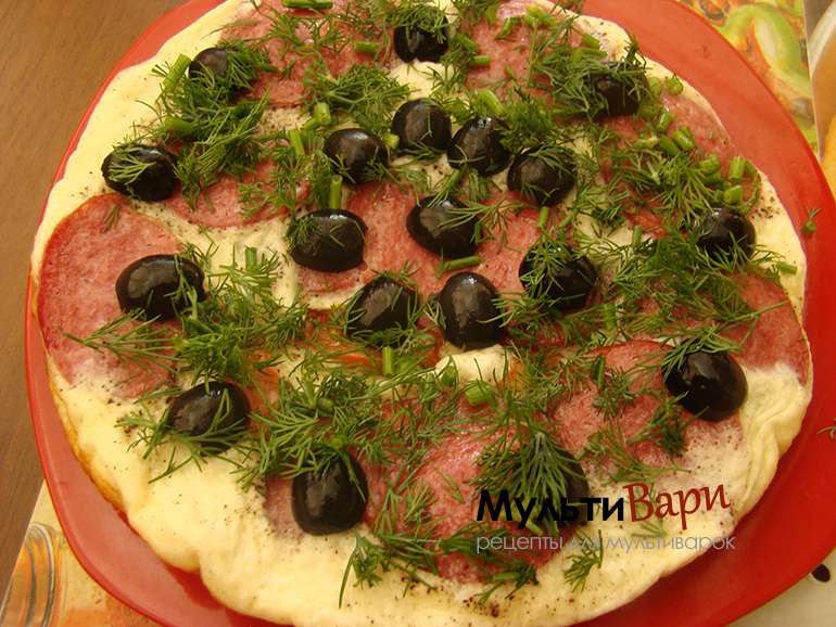 Омлет с колбасой и маслинами фото