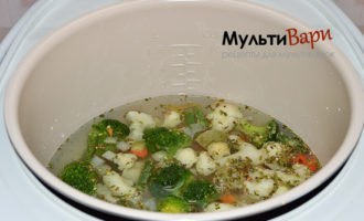 Овощной суп с перепелиными яйцами фото