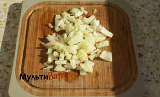 Тушеный картофель с помидорами фото