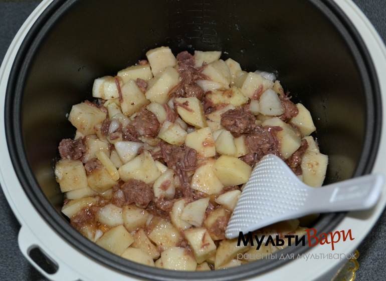 Как потушить картошку с колбасой в кастрюле пошаговый рецепт с фото